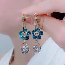 Last inn bildet i Galleri-visningsprogrammet, Simple Zircon Flower Earrings