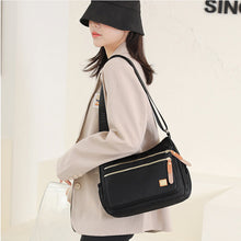 Last inn bildet i Galleri-visningsprogrammet, Nylon Dumpling Shoulder Bag