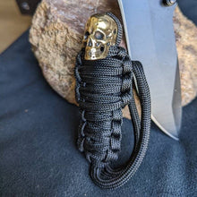 Last inn bildet i Galleri-visningsprogrammet, Paracord nøkkelring Mummy Messing Skull