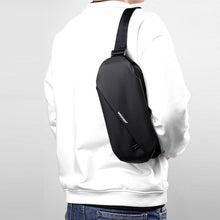 Last inn bildet i Galleri-visningsprogrammet, Multifunctional breast pocket