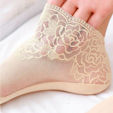 Last inn bildet i Galleri-visningsprogrammet, Sokker med blonde med rose design