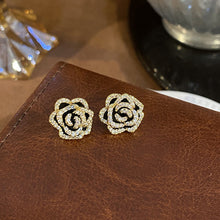 Last inn bildet i Galleri-visningsprogrammet, Vintage elegante camellia øredobber