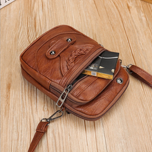 Last inn bildet i Galleri-visningsprogrammet, Klassisk mini crossbody-veske