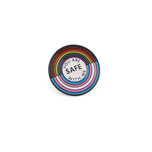 Last inn bildet i Galleri-visningsprogrammet, 'You are Safe with ME' emaljert brosjepinner anheng