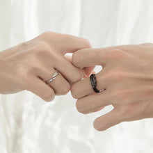 Last inn bildet i Galleri-visningsprogrammet, Angel and demon couple rings