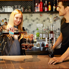 Last inn bildet i Galleri-visningsprogrammet, 6 Shot Glass Dispenser og holder