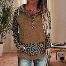 Last inn bildet i Galleri-visningsprogrammet, Hettegenser med leopard-mønster for kvinner
