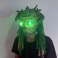 Last inn bildet i Galleri-visningsprogrammet, Skogånd halloween-maske med lyse grønne øyne