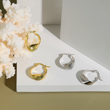 Last inn bildet i Galleri-visningsprogrammet, Elegante Twist Hoop øredobber