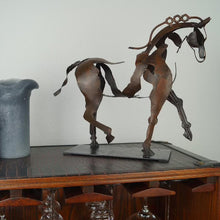 Last inn bildet i Galleri-visningsprogrammet, ‘Adonis’ Hesteskulptur