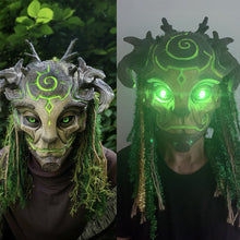 Last inn bildet i Galleri-visningsprogrammet, Skogånd halloween-maske med lyse grønne øyne
