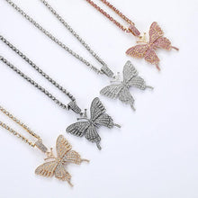 Last inn bildet i Galleri-visningsprogrammet, Crystal Pave Butterfly anheng halskjede
