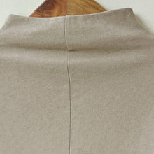 Last inn bildet i Galleri-visningsprogrammet, Pluss størrelse kortermet t-skjorte med turtleneck