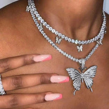 Last inn bildet i Galleri-visningsprogrammet, Crystal Pave Butterfly anheng halskjede
