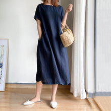 Last inn bildet i Galleri-visningsprogrammet, Ensfarget løs kortermet kjole
