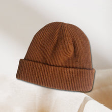 Last inn bildet i Galleri-visningsprogrammet, Warm wool knitted hat
