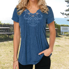Last inn bildet i Galleri-visningsprogrammet, T-shirt coupe slim en dentelle à col en V

