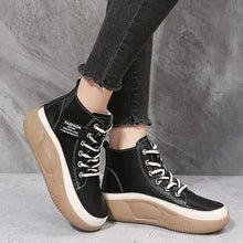 Last inn bildet i Galleri-visningsprogrammet, Women's High Top Thick Sole Martin Boots
