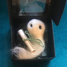 Last inn bildet i Galleri-visningsprogrammet, Flott Halloween-gave 🎁 - Adopter et lite spøkelse
