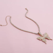 Last inn bildet i Galleri-visningsprogrammet, Crystal Pave Butterfly anheng halskjede
