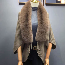 Last inn bildet i Galleri-visningsprogrammet, Knitting Thick Women's Loose Shawl
