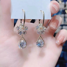 Last inn bildet i Galleri-visningsprogrammet, Simple Zircon Flower Earrings
