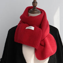 Last inn bildet i Galleri-visningsprogrammet, Warm all-match knitted scarf
