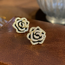 Last inn bildet i Galleri-visningsprogrammet, Vintage elegante camellia øredobber
