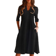 Last inn bildet i Galleri-visningsprogrammet, V-hals ensfarget kjole med midtermer
