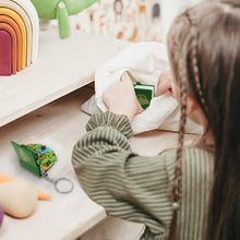 Last inn bildet i Galleri-visningsprogrammet, Pop Up 3D-mini dinosaurer og astronaut nøkkelringer
