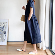 Last inn bildet i Galleri-visningsprogrammet, Ensfarget løs kortermet kjole
